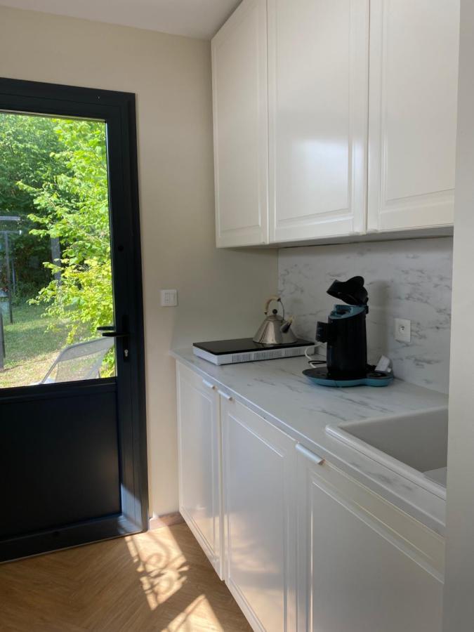 Private Room Among A Nice Garden - Jardin En Valois Magnac-sur-Touvre 외부 사진